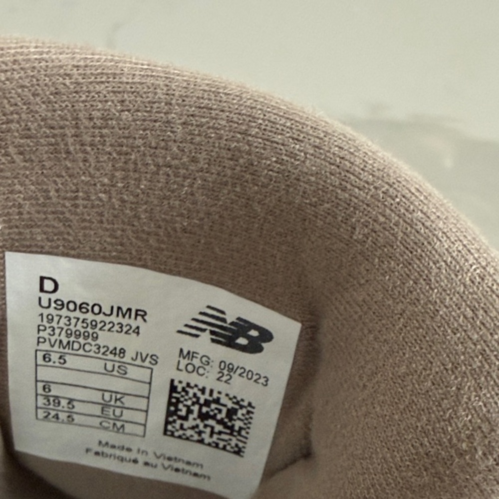 New Balance RARE COLOR - SOLDOUT 9060 Mushroom Brown Sneakers 6.5 M 8.5 W - Picture 5 of 5